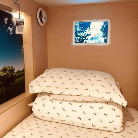The Olive Tree Capsule Hostel Sencsen Kültér fotó